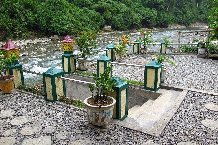 Indra Valley Inn Bukit Lawang Exterior photo